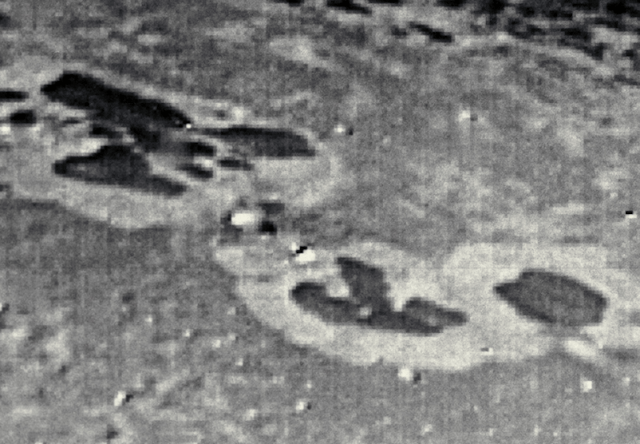 «Вояджер-2» обнаружил внеземные структуры на спутнике Нептуна Тритоне?